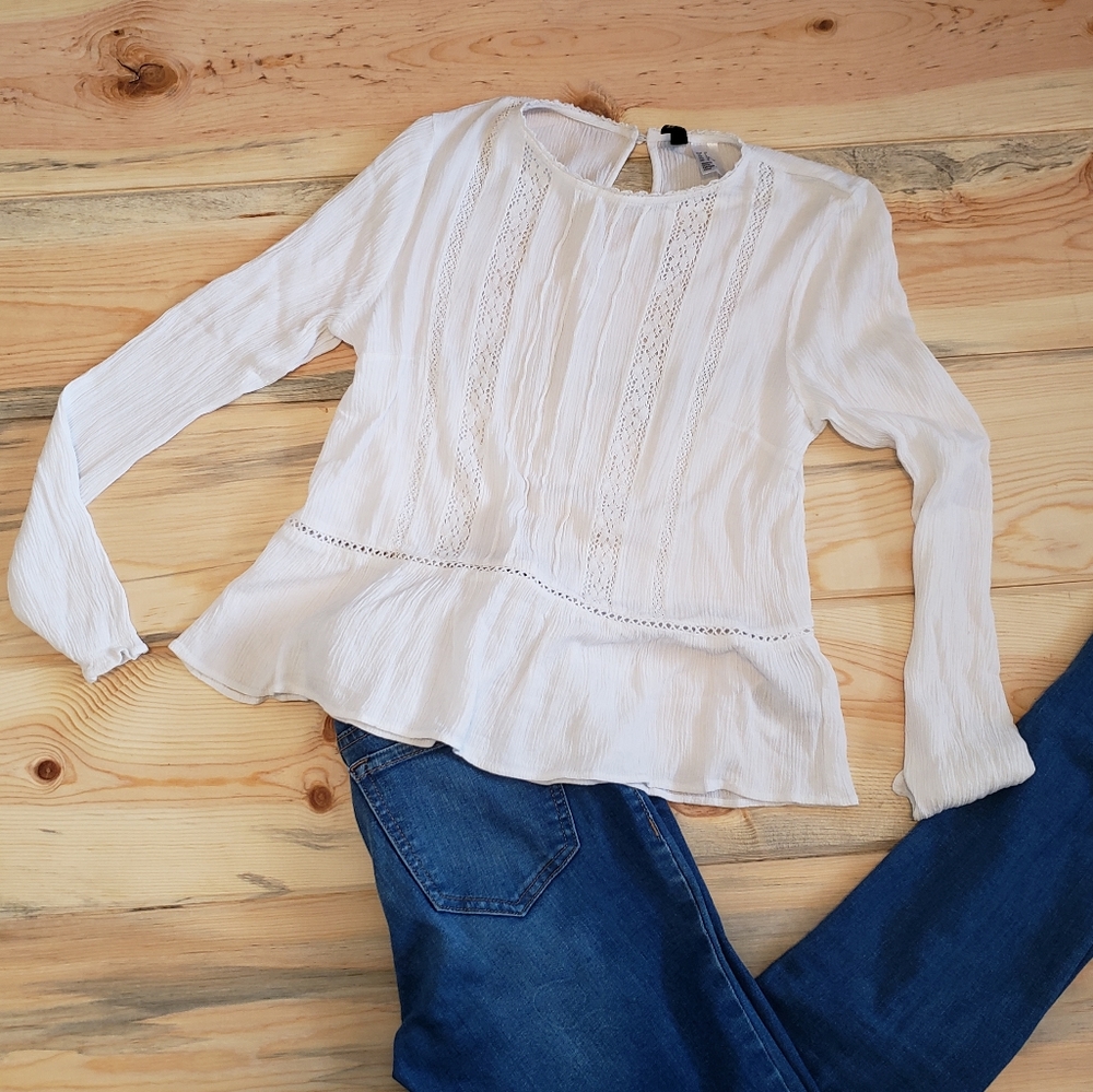 🚲H&M Divide Collection white lace detail top sz 2